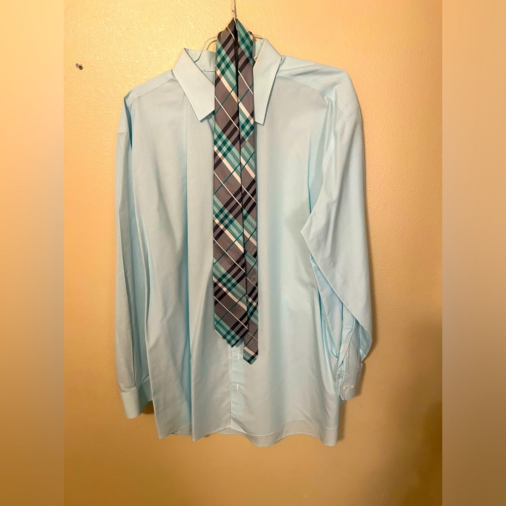 Enro Turquoise striped button dress shirt / 19 (36-37) with matching tie.